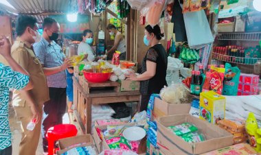 JAGA STABILITAS MINYAK GORENG,POLRES DAN PERINDAG  SIBOLGA LAKUKAN MONITORING