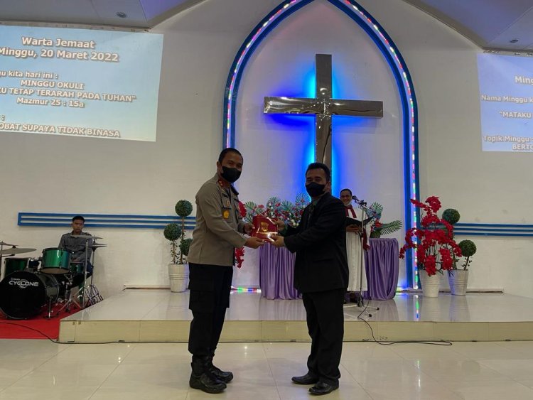 PERCEPAT AKSELERASI VAKSIN KAPOLRES SIBOLGA HIMBAU DAN TINJAU VAKSIN DI GEREJA