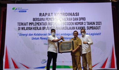 Wakil Ketua DPRD Sibolga, Jamil Zeb Tumori Selaku Ambassador, Terima Penghargaan Dari BPJS Ketenaga Kerjaan.