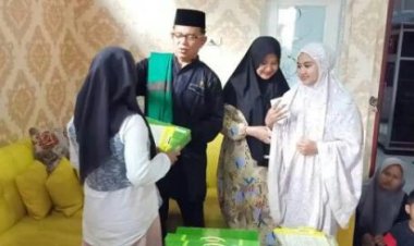 Ketua Golkar Sibolga, Salurkan Paket Lebaran Dan Santuni Anak Yatim 