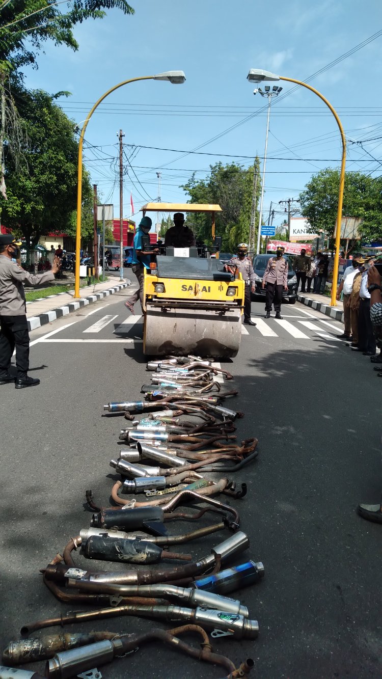 Banyak Keluhan masyarakat, Polres Sibolga Musnahkan knalpot Blong 