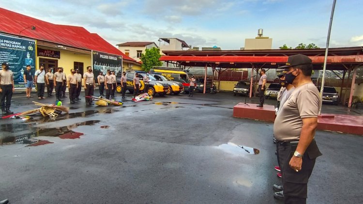 Sambut HUT Bhayangkara ke-76, Polres Sibolga Gelar Bakti Sosial