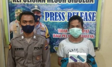 Pencuri HP Diamankan Polisi Ketika Jalan Kaki Di Simpang Lima  