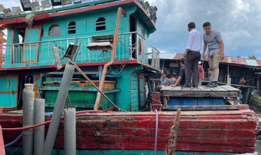 Sedang Perbaikan, Namun Kapal ikan Justru Terbakar