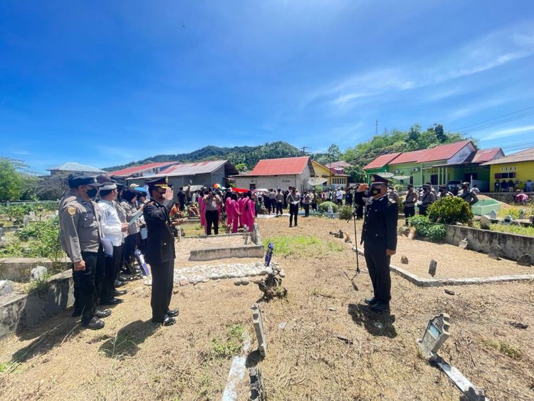Kapolres Sibolga Irup Pemakaman Jenazah Alm Kasat Samapta AKP Suparjo, SH, MH 