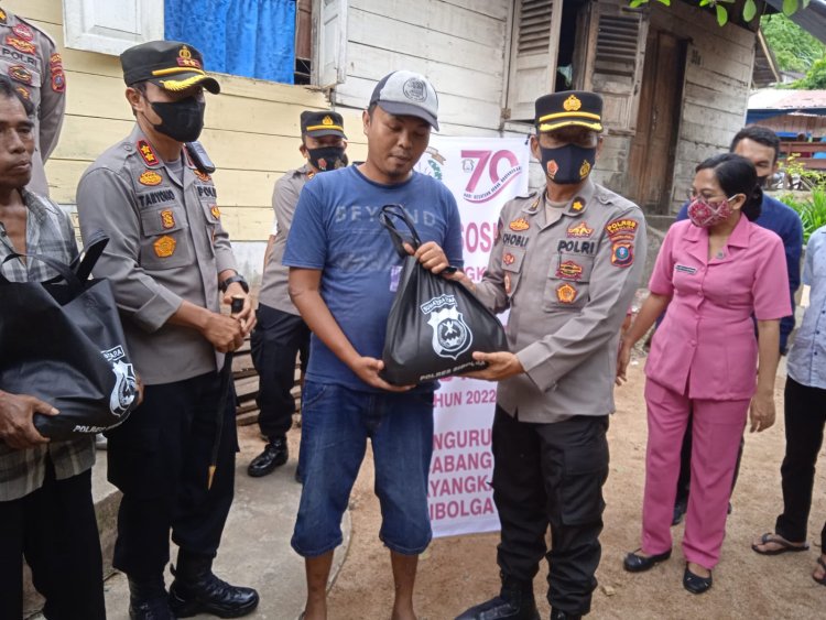 Kapolres Sibolga Salurkan Bansos Pada Warga Yang Tidak Dapat BLT 