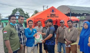 Mahasiswa STPK Matauli Serahkan Bantuan Korban Banjir dan Longsor di Kecamatan Barus Utara