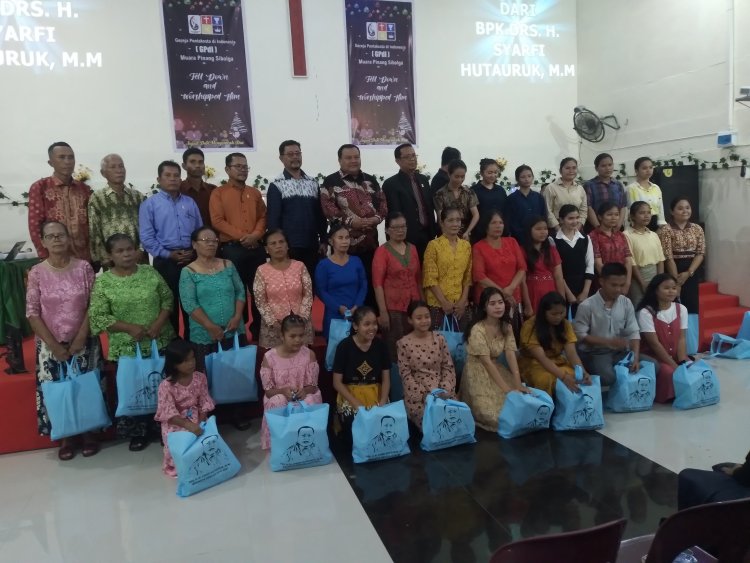 Syarfi Hutauruk, Duta Alumni UT, Di GPDI Muara Pinang : Pembangunan Itu Terlaksana Harus Melalui Pendidikan 