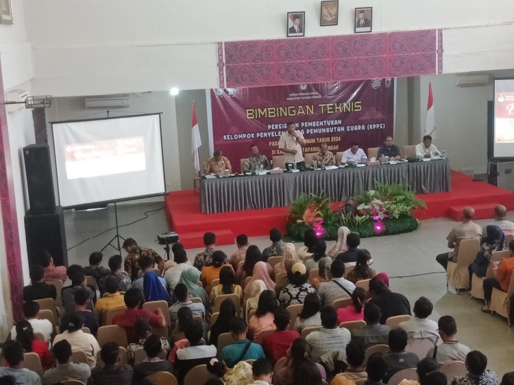 KPU Tapteng Gelar Bimtek Persiapan Pembentukan KPPS Pada Pemilu 2024