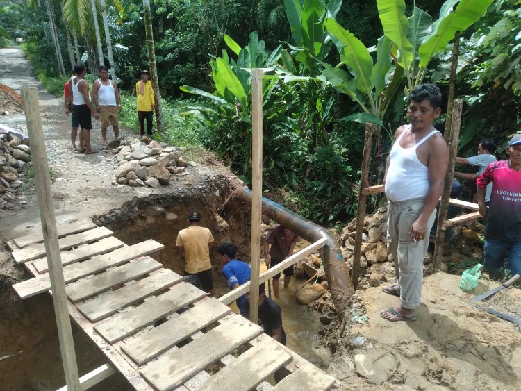 Untuk Tingkatkan Ekonomi Warga, Pemdes Tap.Nauli IV Bàngun Saluran Irigasi