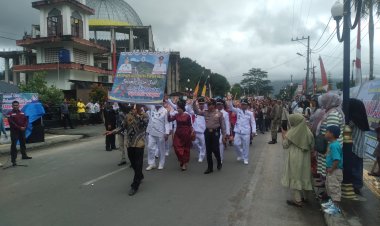 Perayaan HUT Tapteng Ke-79, Tàmpilkan Karnaval/ Defile Bawa Hasil Bumi dan Makanan Khas Tapteng 