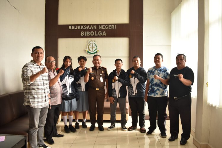 Kajari Sibolga Lepas Atlet Ikuti Kejuaraan Karate Piala Panglima TNI