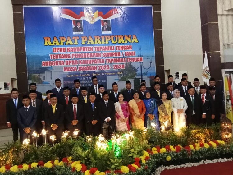 Ketua PN Sibolga Lantik 35 Anggota DPRD Tapteng Periode 2025-2030